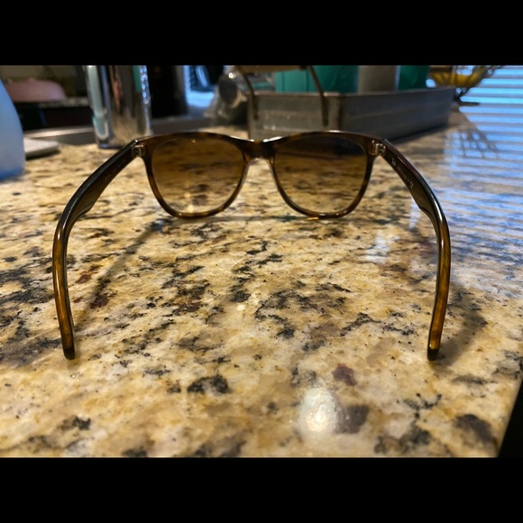 Ray-Ban Sunglasses - Picture 4 of 10